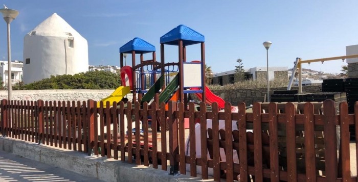 Ο Δήμος Μυκόνου ανακατασκευάζει και αναβαθμίζει τρεις  παιδικές χαρές του νησιού 
