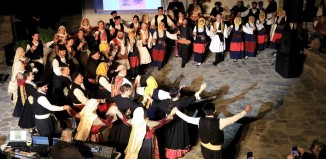«Ελλάδα Γη και Πέλαγος» με μεγάλη επιτυχία ολοκληρώθηκε η μουσικοχορευτική παράσταση του Δήμου Μυκόνου