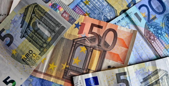 Προχρηματοδότηση, ύψους 4 δισ. ευρώ προς την Ελλάδα από την Ευρωπαϊκή Επιτροπή