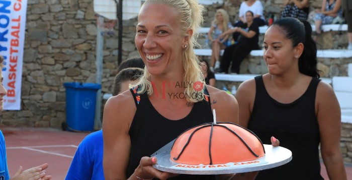 Όλγα Χατζηνικολάου: Χάρηκα πάρα πολύ που συμμετείχα στο «1o Mykonos Basketball Camp»