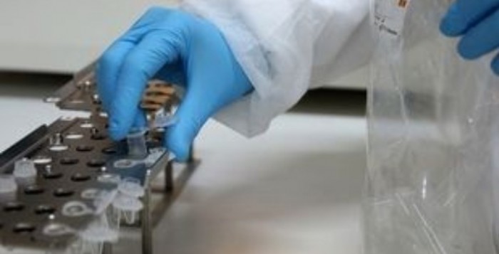 Οι φαρμακευτικές εταιρείες επιταχύνουν την παραγωγή εμβολίων μετά την δυσαρέσκεια που επικρατεί στην ΕΕ