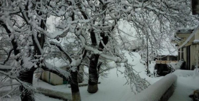 Αποκλεισμένοι από τα χιόνια 50 προσκυνητές στη Μονή Κουδουμά