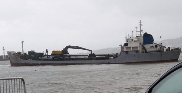 (video) Προσάραξη πλοίου στο λιμάνι της Μυκόνου