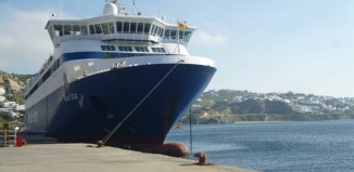 Τα δρομολόγια της Blue Star Ferries που θα μείνουν ανεκτέλεστα την Τρίτη 10/01 λόγω απαγορευτικού