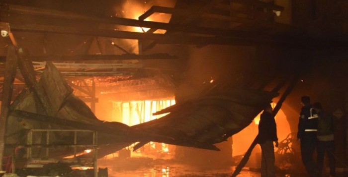 Έκτακτο: Πυρκαγιά σε πολυτελές ξενοδοχείο της Μυκόνου