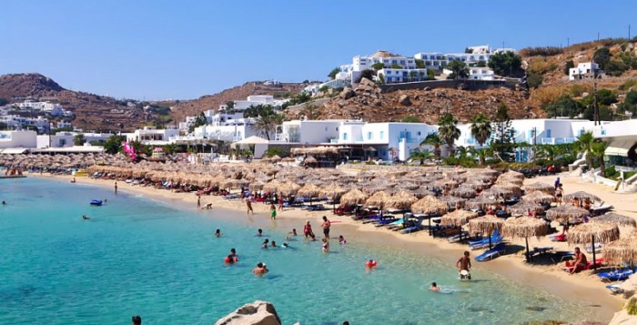 Μύκονος: ο Πλατύς Γιαλός στις 10 πιο όμορφες παραλίες της Ελλάδας
