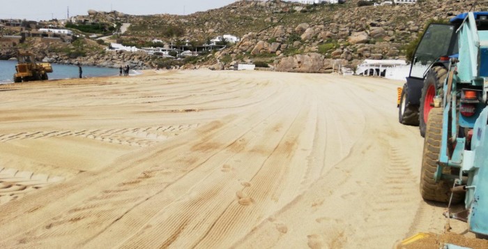 Έτοιμες οι παραλίες για να υποδεχθούν τους τουρίστες - Ολοκληρώθηκε ο καθαρισμός