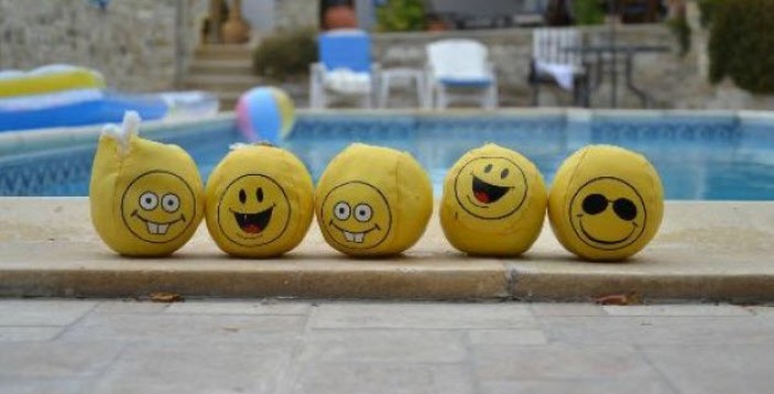 Γελάστε με την ψυχή σας! Θεραπευτική Γιόγκα γέλιου από το Mykonos Alternative Center