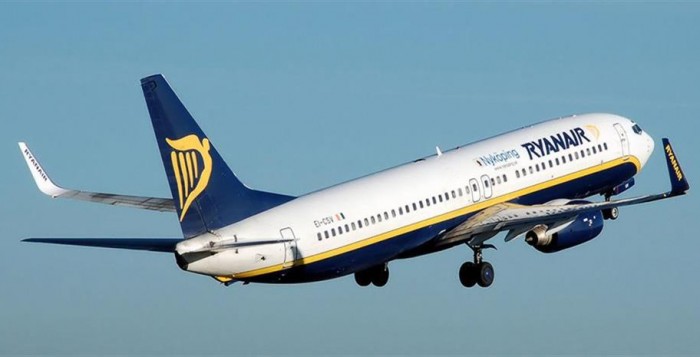 H Ryanair συνδέει το καλοκαίρι Μύκονο με Βουδαπέστη