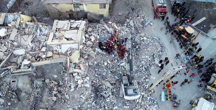 Σεισμός-Τουρκία: Εικόνες βιβλικής καταστροφής κατέγραψε drone (vid)