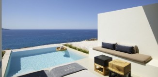 Luxury Travel Expert: Δύο ξενοδοχεία στη Μύκονο ανάμεσα στα καλύτερα που άνοιξαν στην Ελλάδα το 2021