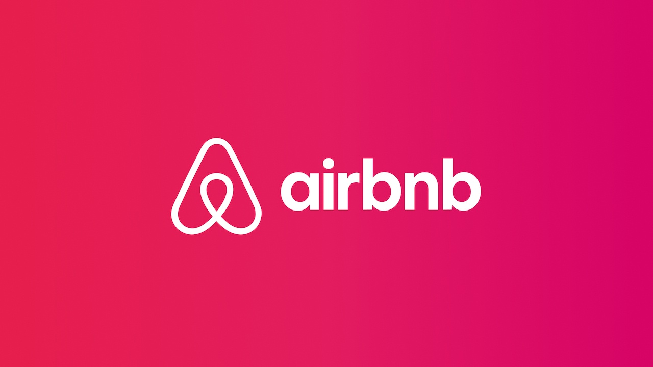 Airbnb | Επιστρέφουν στις πόλεις οι ταξιδιώτες - Συνεχίζεται η ζήτηση για διαμονή άνω των 28 ημερών