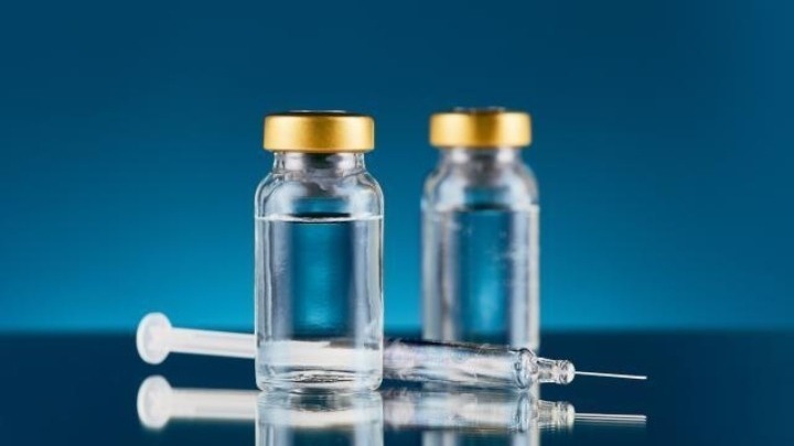Ανοίγει η πλατφόρμα για κατ' οίκον εμβολιασμό