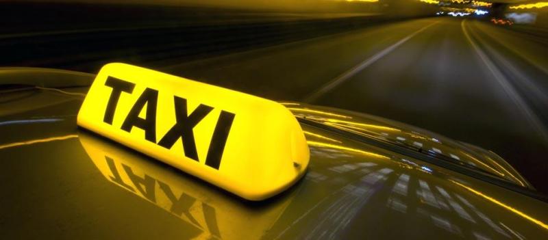 Καταστροφική ενδεχόμενη αύξηση του ΦΠΑ στις μεταφορές, λέει η Ομοσπονδία Ταξί