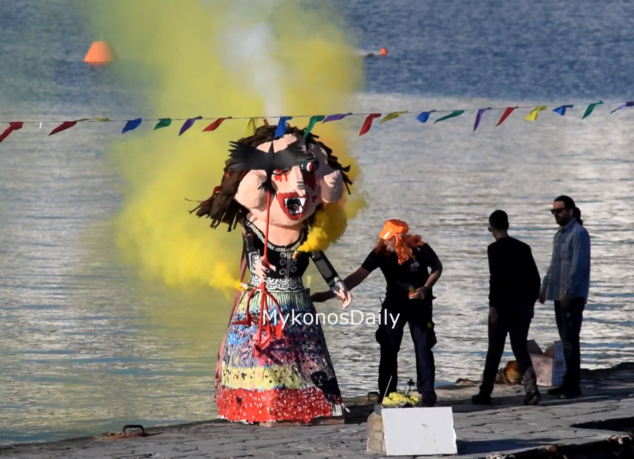 (video) Πρωτοτύπησε η Μύκονος με την Γελοστρίγκλα! Μυκονιάτικο καρναβάλι 2019 - Μοναδικά στιγμιότυπα 