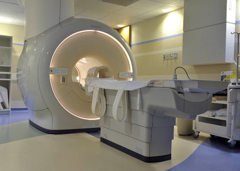 Υπερσύγχρονο μαγνητικό τομογράφο αποκτά το Νοσοκομείο Σύρου