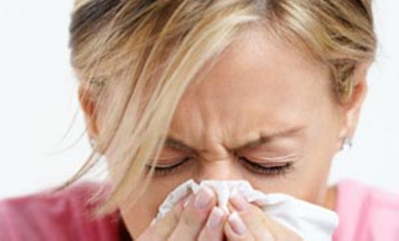 8 φυσικές συμβουλές πρόληψης για το κρυολόγημα και τη γρίπη